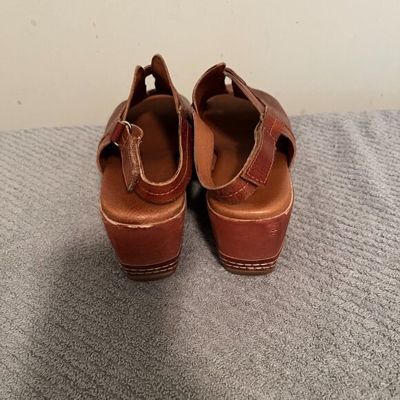 Sandals - Picture 4 of 5